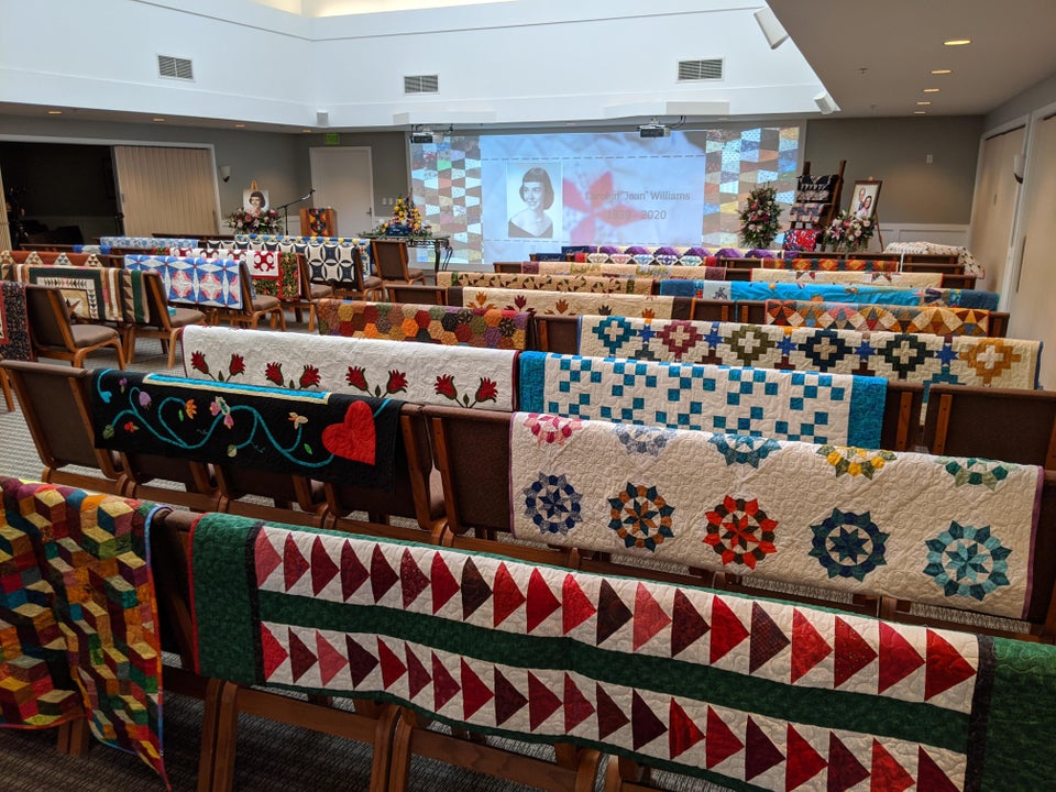 Munca de o viata a bunicii, expusa dupa moartea sa