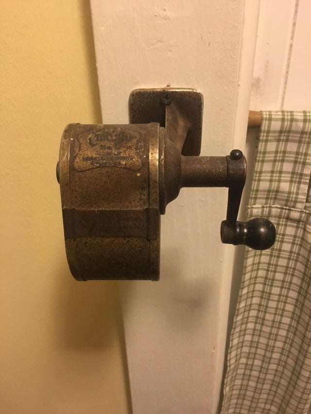 6. Ascutitoare de creion fabricata acum 100 de ani