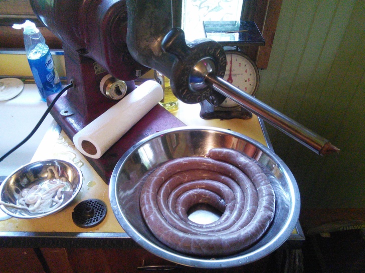 13. Masina pentru tocat carne din anii 1920