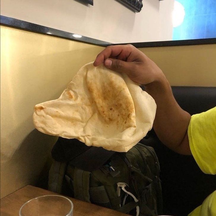 Această tortilla arată ca un câine
