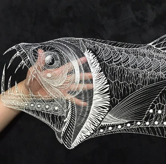 Arta de a tăia şi îndoi hârtia