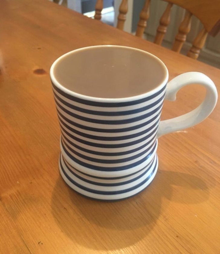 „Cana asta de cafea pare goală”