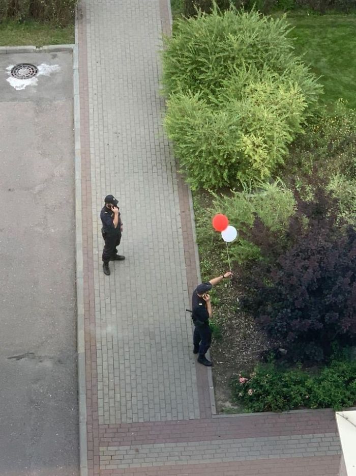 Lukashenko a interzis steagurile alb-roșii. Ce soluții au găsit protestatarii