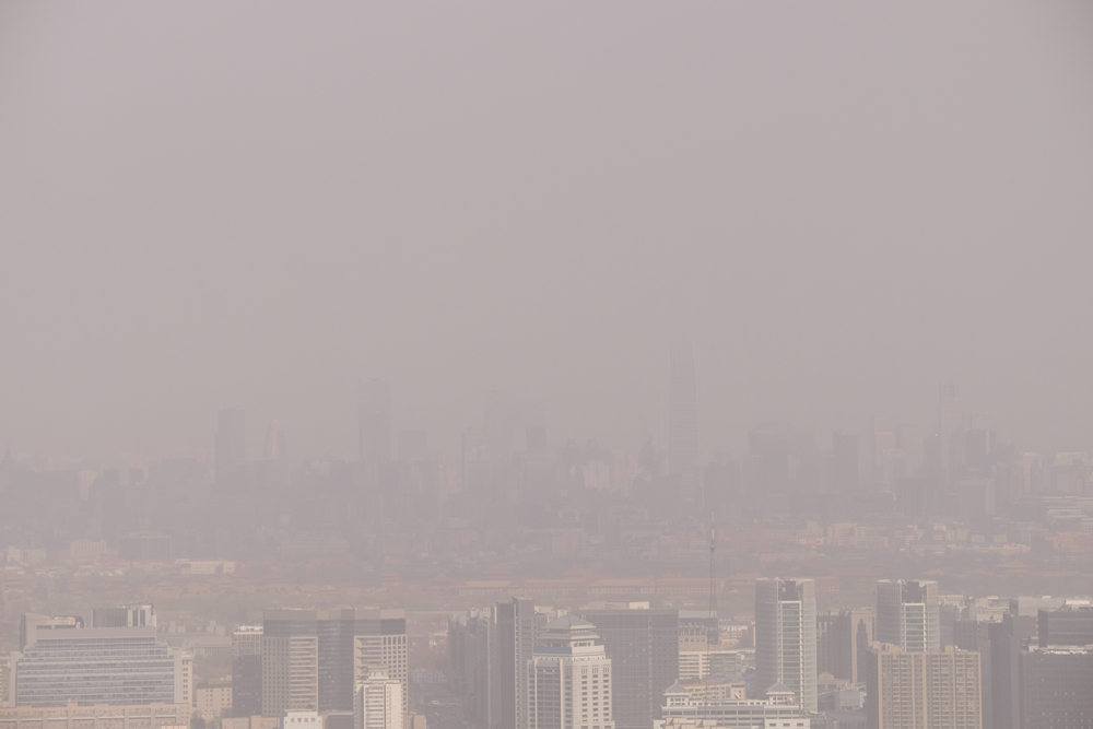 Beijing învăluit în smog