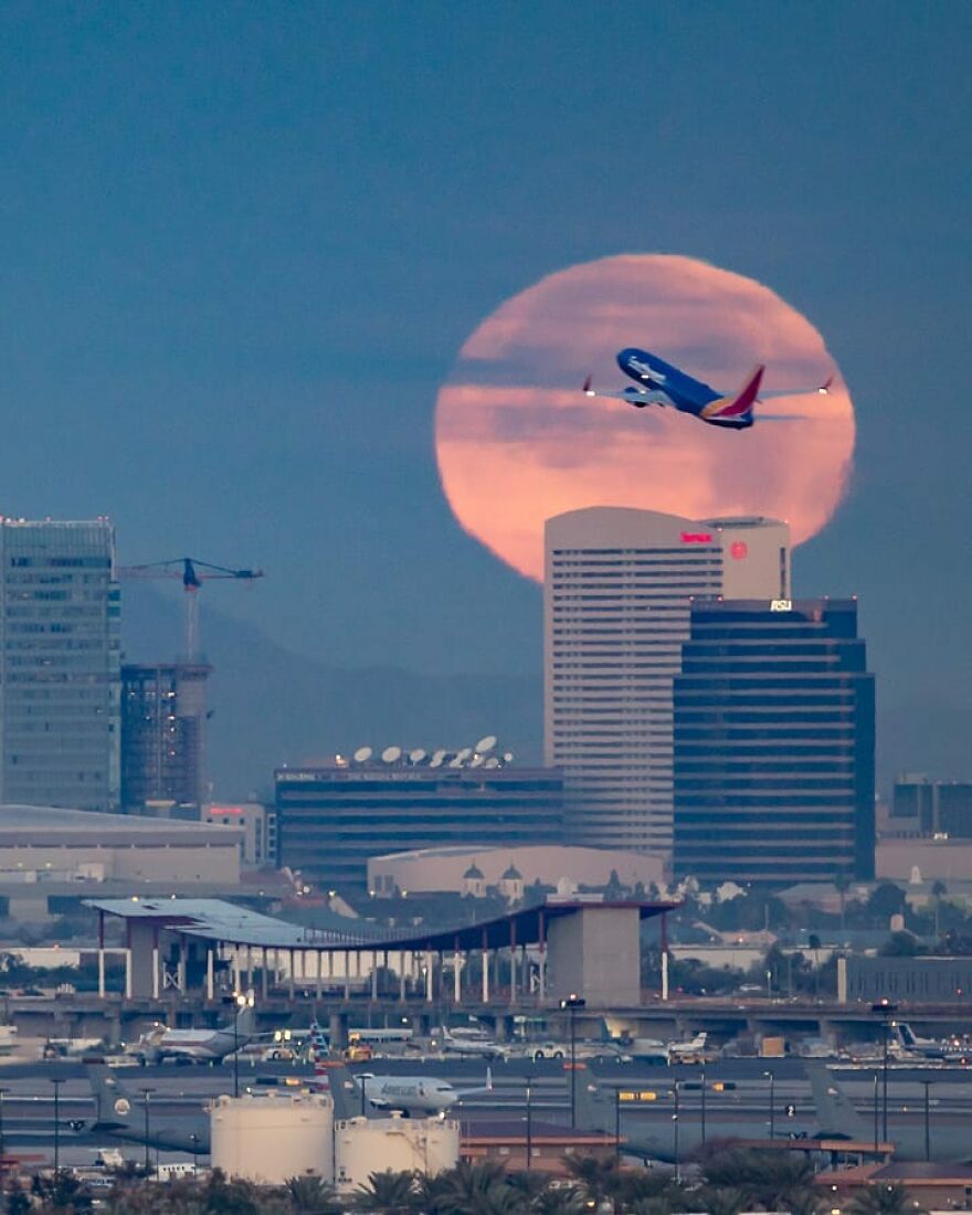 Nu e Photoshop: 10 imagini cu Luna care par desprinse din filmele SF