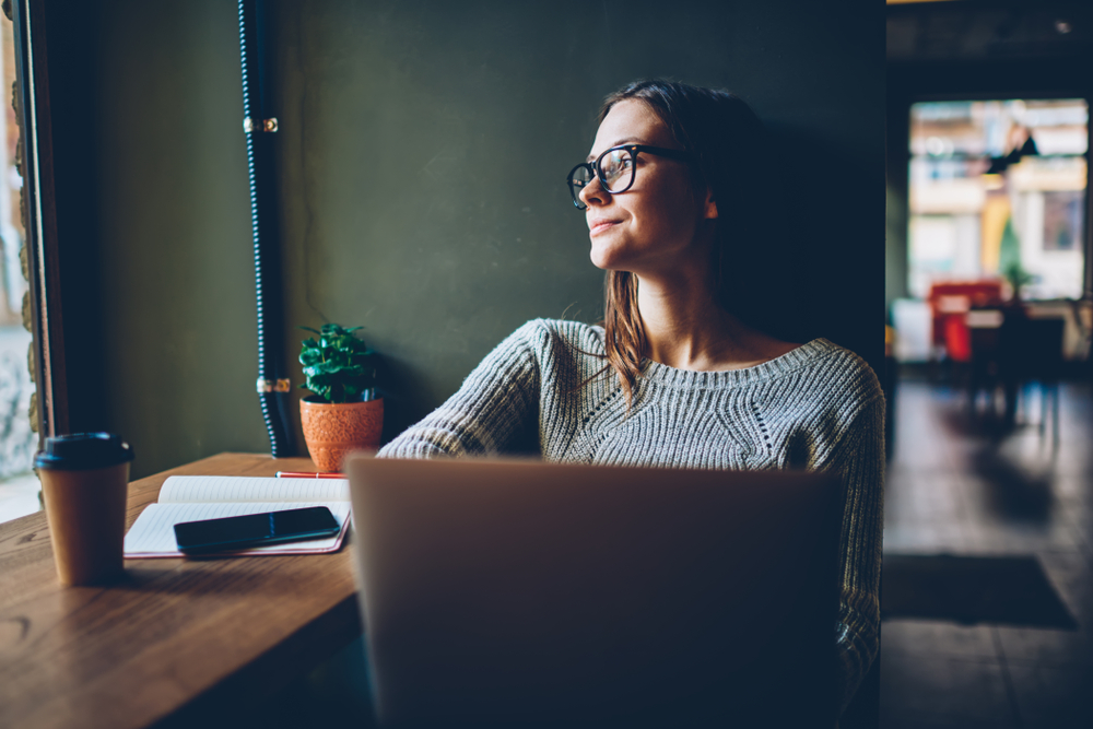 Privește în depărtare