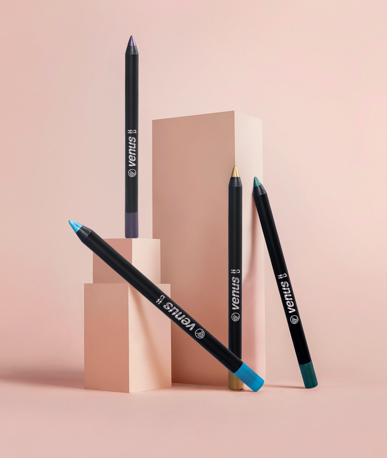 Eyeliner sub linia genelor inferioare