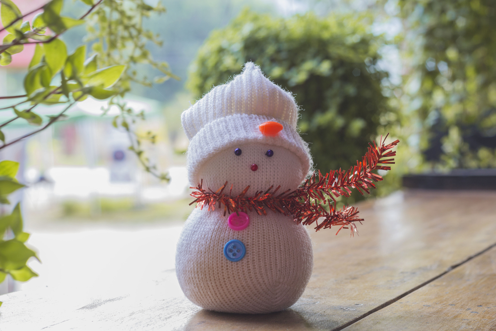 Oameni de zăpadă din șosete