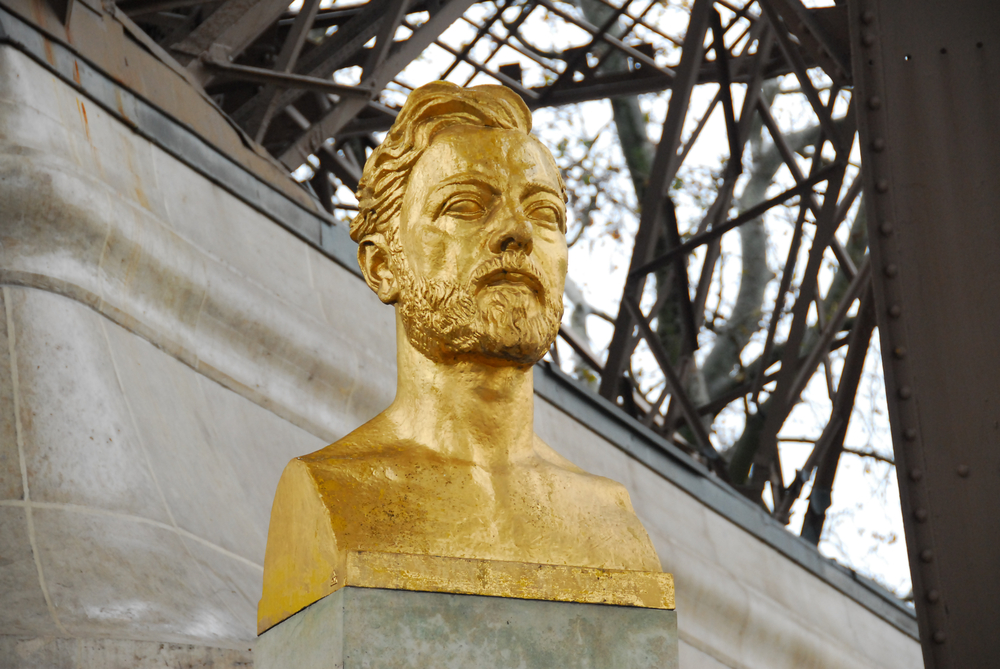 1. Numele său provine de la Gustave Eiffel
