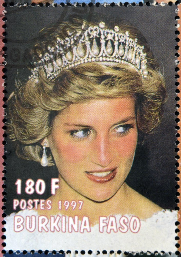 Îmbrățișări și contact vizual cu cei mici