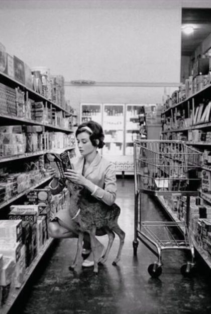 Audrey Hepburn la cumparaturi