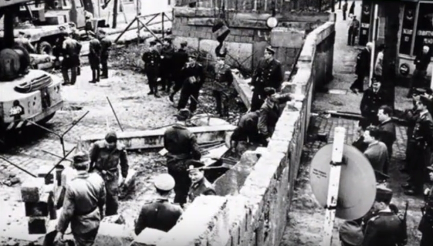 Constructia Zidului Berlinului, 1961
