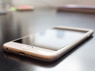 Telefoanele mobile distrag atentia chiar daca nu sunt folosite