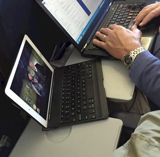 Omul de afaceri multitasking