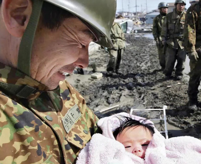 Bebelusa de 4 luni, salvata de catre soldatii japonezi
