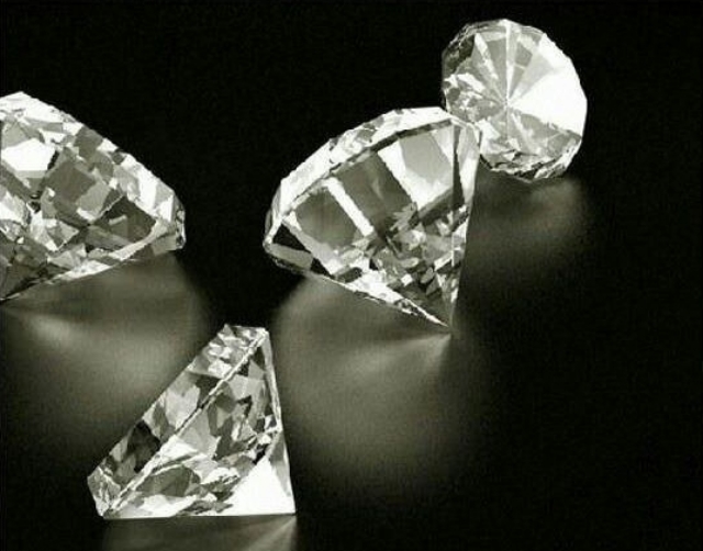 3. Diamantul - 55000 dolari/gram
