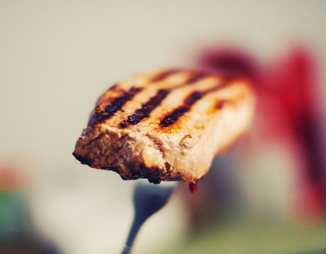 Carne la gratar