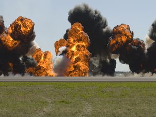 Minciuna: grenadele provoaca o minge de foc atunci cand explodeaza