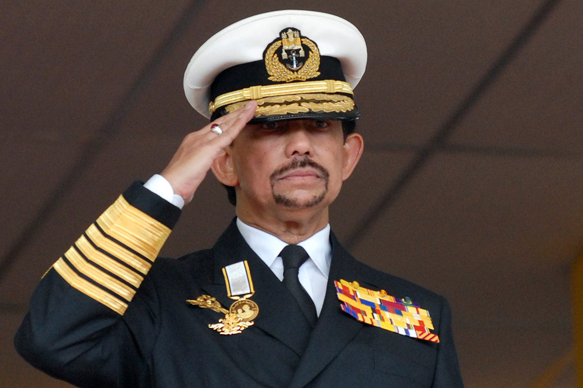 3. Hassanal Bolkiah, sultanul din Brunei - 20 miliarde $