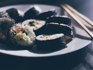 Sushi cu somon