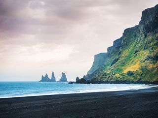 Plaja cu nisip negru Vik, Islanda