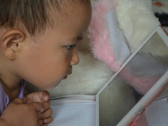 Sunt curiosi. In sfarsit pot afla ceea ce ii intereseaza