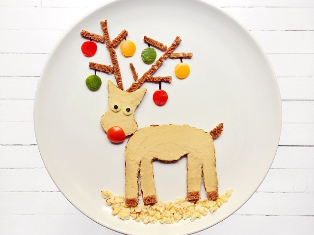 Ren din paine, humus si rosii