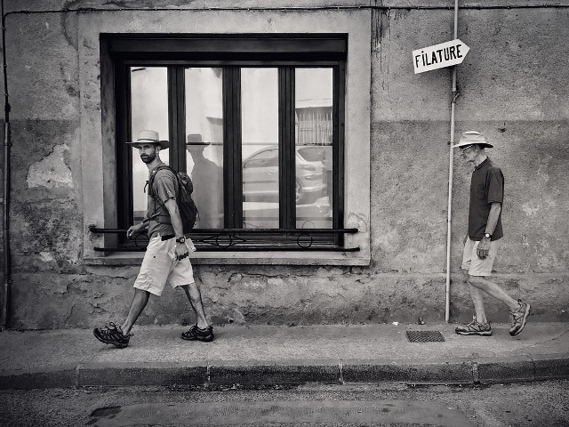 Dansul dublului sens