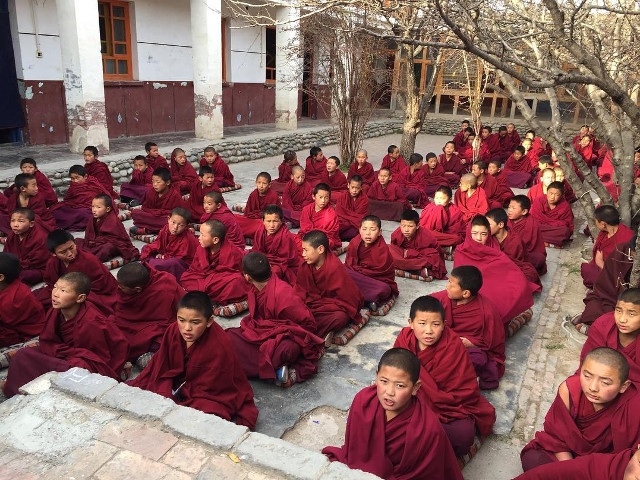 La un moment dat, se credea ca 1 din 6 barbati tibetani devine calugar