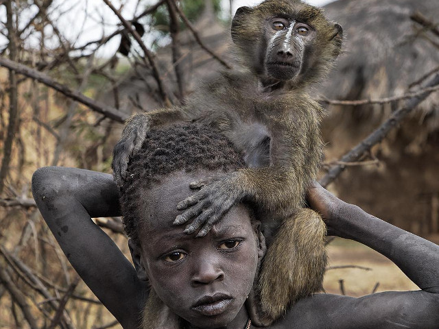 Baiatul prefera compania unui babuin. Etiopia