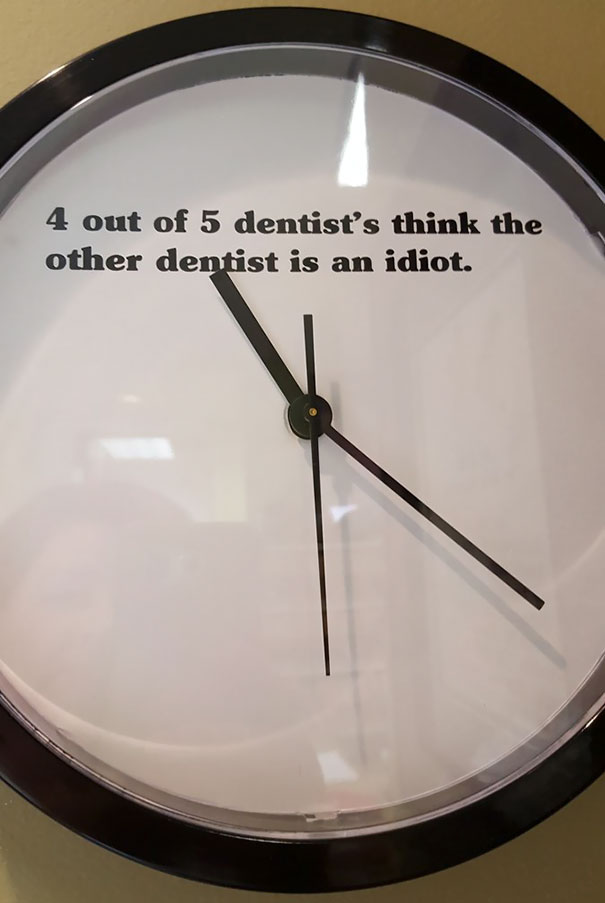 Ceas din cabinetul unui dentist