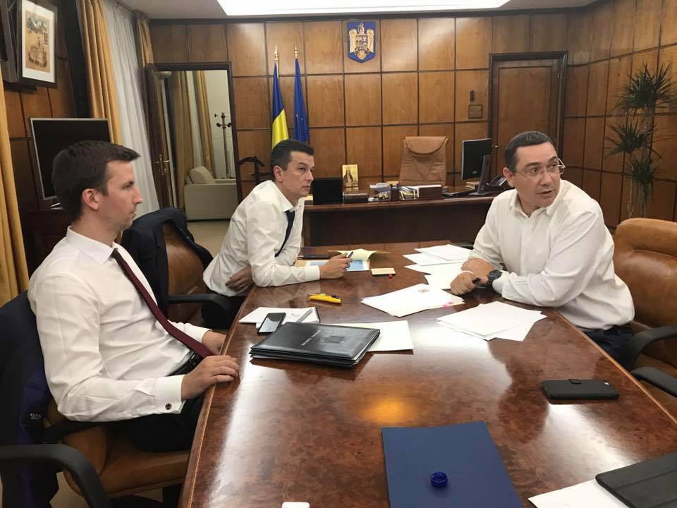 Guvernul Grindeanu avea, in luna iunie, doar trei oameni: Victor Ponta, Sorin Grindeanu si Augustin Jianu