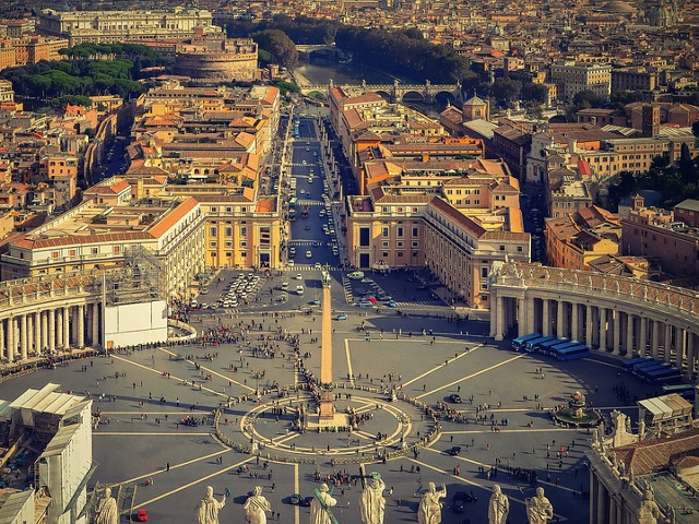 Potrivit Vaticanului, poti reduce timpul petrecut in Purgatoriu daca il urmaresti pe Papa pe Twitter