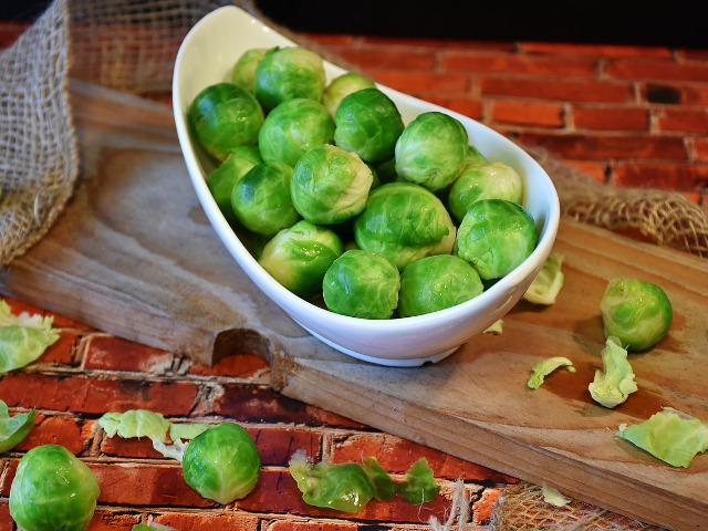 Friptura de porc si varza de Bruxelles