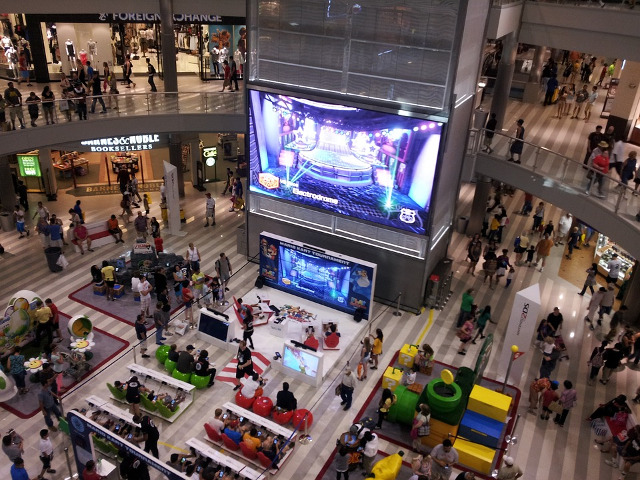 Cel mai aglomerat complex comercial: Mall of America