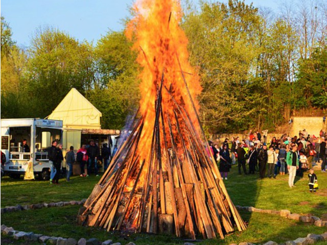 Noaptea vrajitoarelor