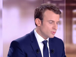Macron ar fi scris un roman erotic despre relatia cu Brigitte