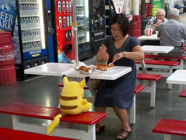 Cand ai nevoie de companie, nu mai conteaza de unde vine