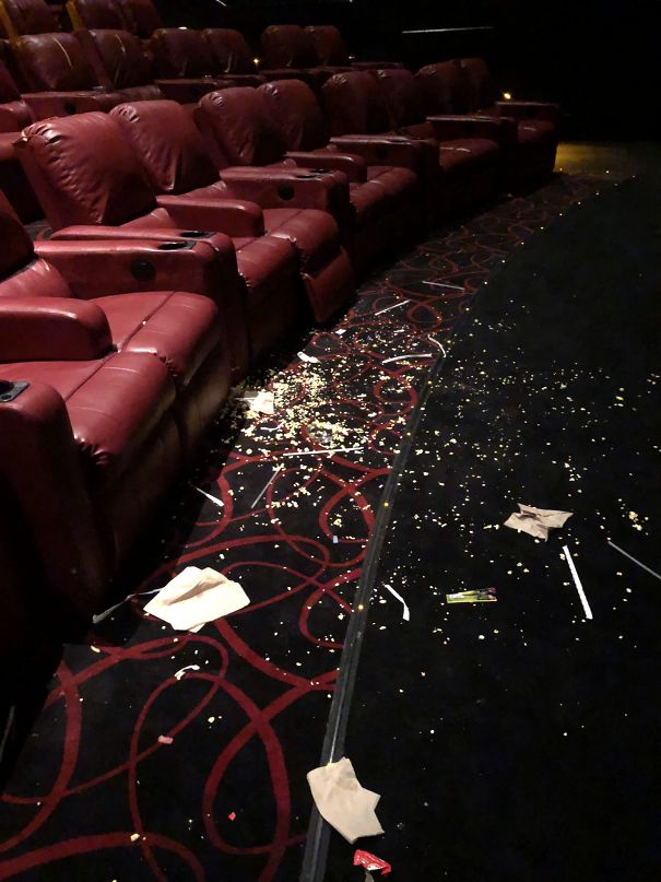 Mizeria pe care unii o lasa la cinema