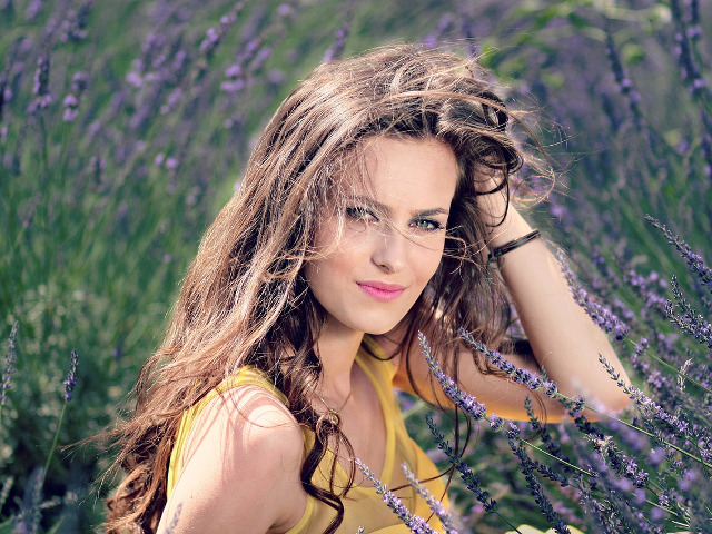 Pui prea mult pret pe modul in care arati