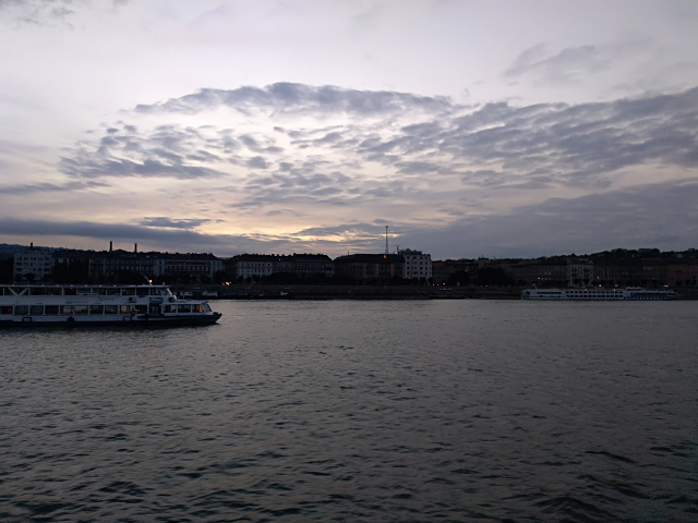 "Apusul este o ocazie minunata pentru noi sa apreciem toate lucrurile minunate pe care soarele ni le ofera!" (Mehmet Murat Ildan)