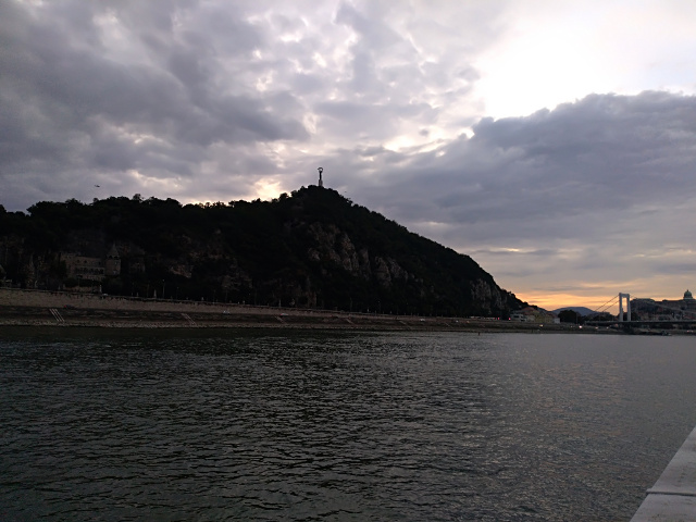 ...si hipnotizat de frumusetea acestui oras