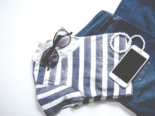 Isi pregatesc hainele pentru a doua zi