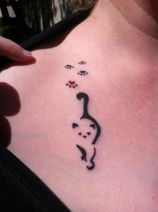 Un alt tatuaj minimalist pe care iubitorii de pisici il pot incerca