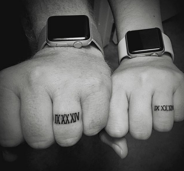 O data speciala pentru tinerii casatoriti, tatuata pe inelar