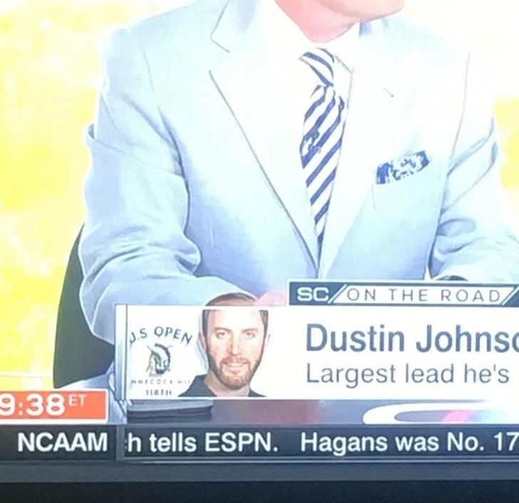 Maneca prezentatorului pare sa fie in continuarea prezentarii de pe ecran