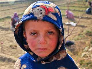 Ajutarea copiilor saraci