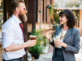 Scuipi din greseala atunci cand vorbesti