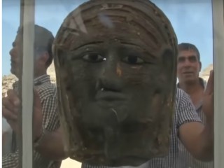 Mumie intr-un sit egiptean