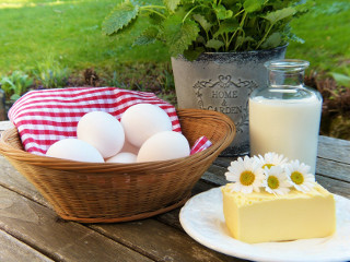 Laptele si ouale pot ingheta